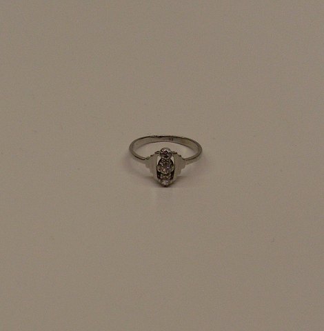 18kt Art Deco hvidgulds ring med 3 brillanter