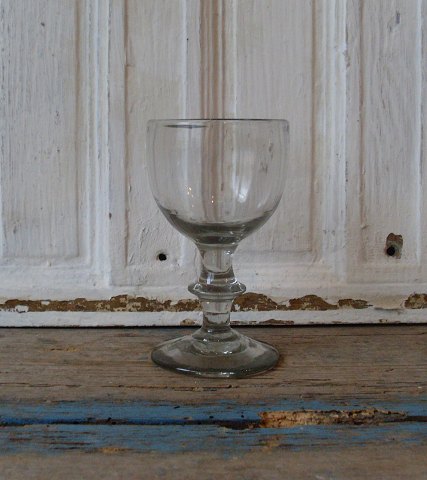 Vinglas på stilk med knap 1850-70, 11cm.