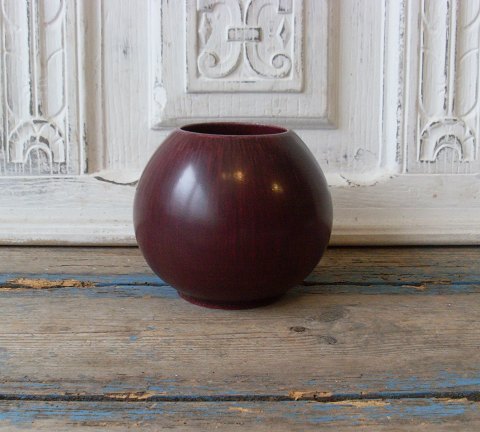 Bode Willumsen for Royal Copenhagen stentøjs krukke i organisk form med okseblodsglasur no. 20127