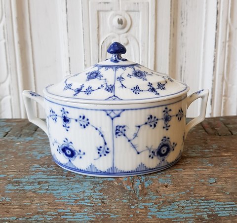 Royal Copenhagen Blue Fluted plain sugar bowl no. 434