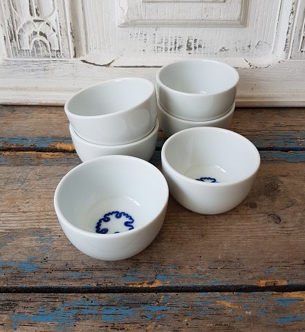Royal Copenhagen bowl no. 574