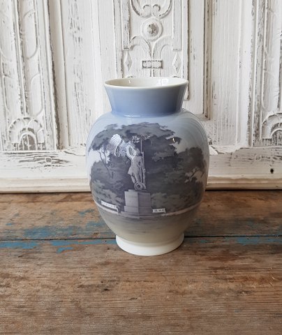 Royal Copenhagen vase decorated with the National Soldier from Fredericia no. 4765