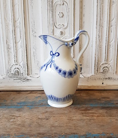B&G Empire pitcher