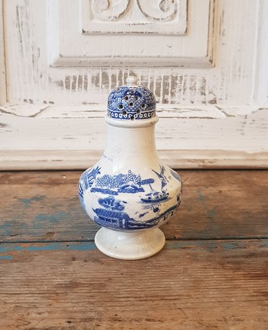 19th century English faience salt shaker "Blue Willow"