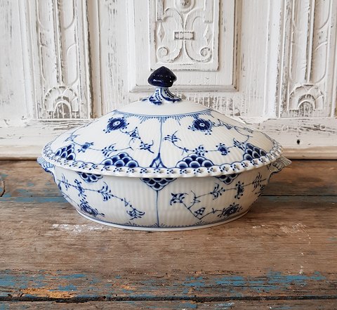 Royal Copenhagen Blue Fluted Full Lace terrin no. 1129
