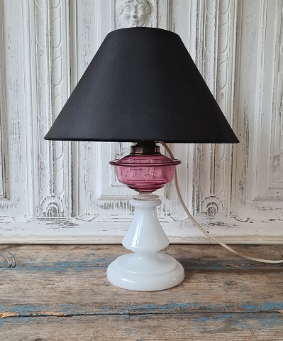 Beautiful 1800s opaline lamp with oil container in pink / raspberry colored glass.