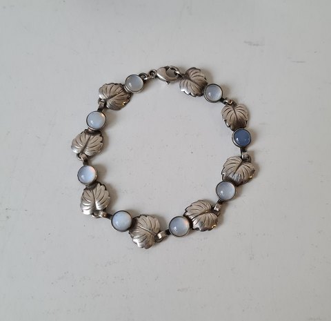 Vintage silver bracelet with moonstone