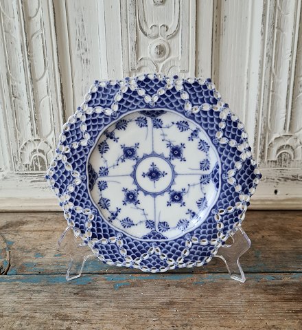 Royal Copenhagen Blue Fluted Full Lace plate with cut-through lace no. 1094 - 21 cm. 1894-1900