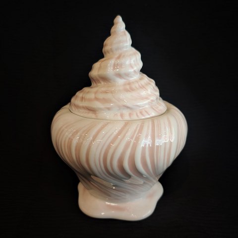 Royal Copenhagen, Arje Griegst; Rosa konkylie porcelæn, sukkerskål med låg #14174