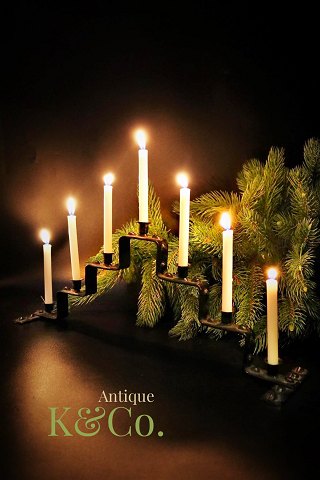 Gammel Svensk julestage "Trappelysestage" i metal med plads til 7 stk. små jule stearinlys.