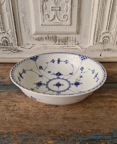 Royal Copenhagen Blue Fluted half-lace rare bowl No. 681 - 22 cm.