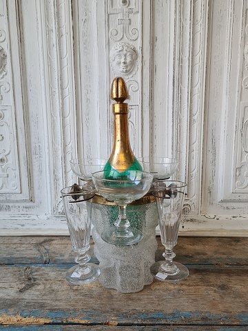 Champagne cooler in glass with gold-plated metal mounting with space for six glasses