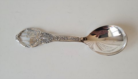 Marmalade spoon in silver decorated with Roskilde Cathedral and the text Roskilde