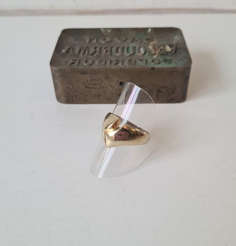 Vintage ring in 8 kt gold