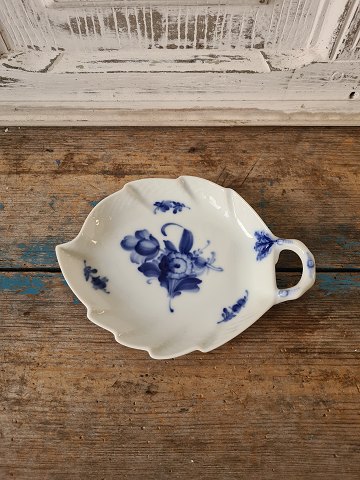 Royal Copenhagen Blue Flower leaf-shaped dish No. 8001