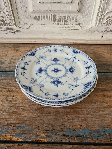 Royal Copenhagen Blue fluted Half lace plate no. 620 - 19 cm.