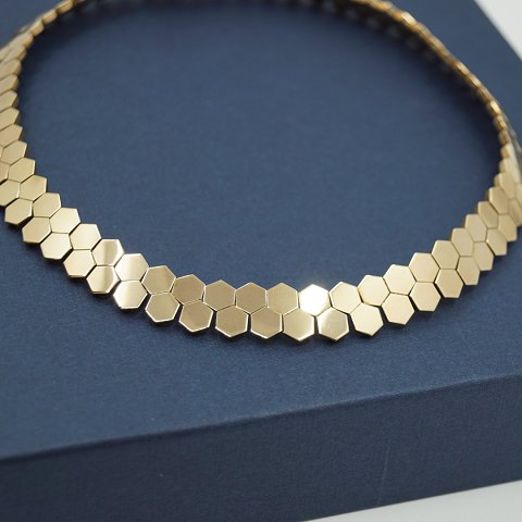 Willy Junget; A necklace in 14k gold