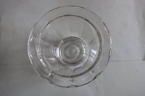 Antikkes Gelee-/Marmelade GlasEin schönen FormH: um 7cmB: um10cmIn sehr gutem StandeSehen Sie auch unsere anderen Gelee und Marmelade Gläser