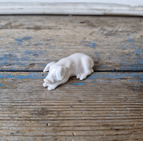 B&G Figure - small lying pig no. 1881