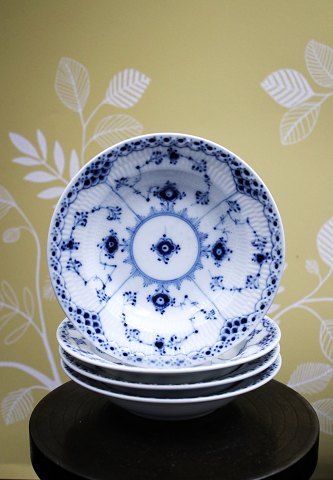 Royal Copenhagen Blue Fluted Half lace , small deep plate. Dia.: 14.5cm. 1/569.