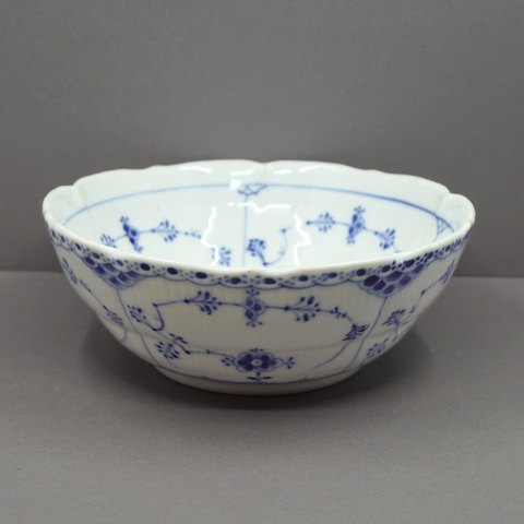 Royal Copenhagen, blue fluted half lace; A bowl of porcelain #717