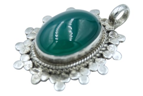 Sterling silver pendant with green stone