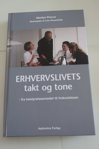 Erhvervslivets takt og tone,- fra bestyrelsesmødet til frokoststuenPå Dansk (se mere info på foto af bagsiden af bogen)Askholms forlag2001Sideantal: 222As good as new