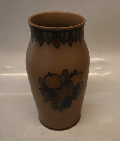 Brun Vase 19.5 cm Frugt dekoration #47 L. Hjorth Bornholm Denmark