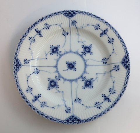 Royal Copenhagen. Musselmalet, halvblonde. Middagstallerken. Model 571. Diameter 25 cm.  (2 sortering)