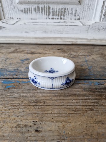 Royal Copenhagen Blue Fluted salt vessel no. 195