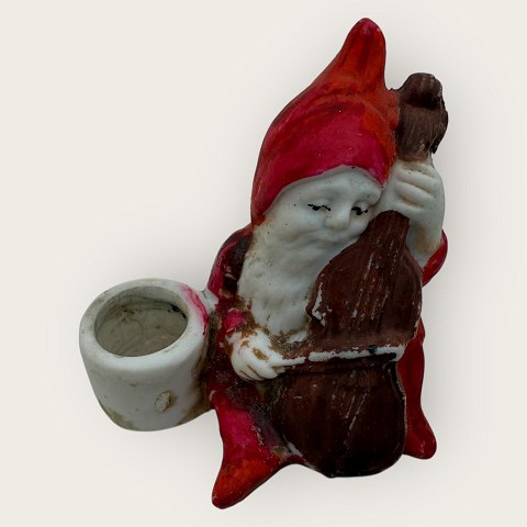 Christmas Pixie, Bisquit