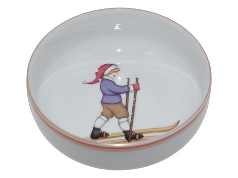 Bing & Grøndahl JulestelGrødskål dekoreret med dreng med nissehue på ski
