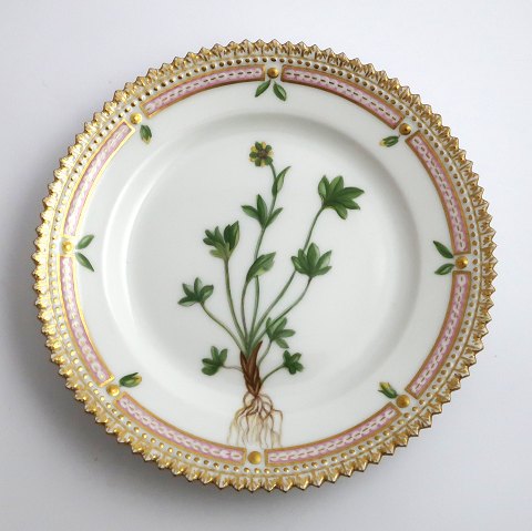 Royal Copenhagen, Flora Danica. Kage tallerken. Design #3552. Diameter 14,5 cm. (1 sortering). Ranunculus pygmaeus