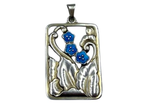 Firkantet sølv vedhæng med lyseblå emalje fra ca. 1950