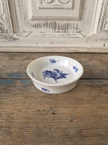 Royal Copenhagen Blå Blomst flettet flaskebakke no. 8216
