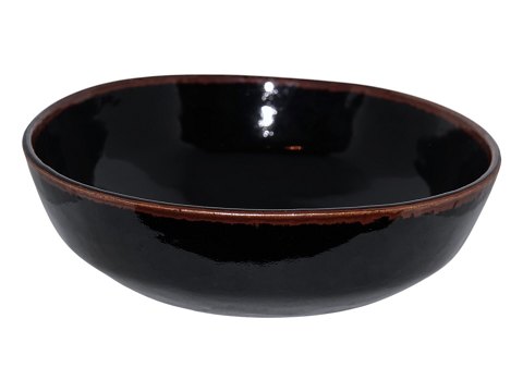Bing & Grondahl stonewareBrown bowl by Tut Fog 22.7 cm.