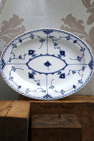 Musselmalet , Halvblonde ovalt fad fra Royal Copenhagen.1/628...