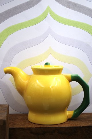 Sjælden , original  Ursula fajance tekande med hank,Royal Copenhagen designet af Ursula Munch-Petersen...