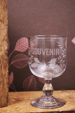 Old French souvenir wine glass with engraved writing and decorations "Souvenir"
