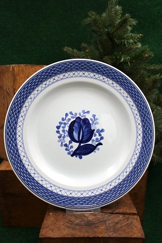 Trankebar faience dinner plate from Royal Copenhagen / Aluminia. #948...