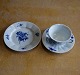 Blå Blomst Kantet porcelæn, sæt kaffekopper nr. 
8608 + kagetallerkener nr. 8553.