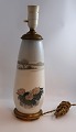 Royal Copenhagen. Lampe med bronze montering. Model 1274 / 184. Højde 40 cm. (1 sortering)