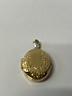 Vedhæng/medaljon i 14 karat guld, Højde 43,02 mm.