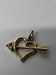 14 k. Hjerte med pil indlagt en zirkon.Charms / Vedhæng.Højde 1,6 cm.