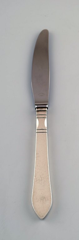 Georg Jensen Continental dinner knife (long handle) in silver, silverware, hand hammered.