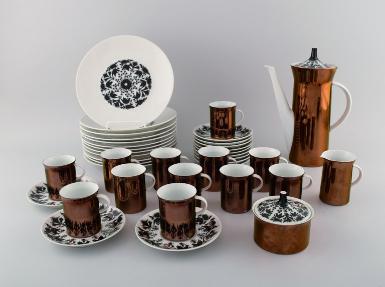 Bjørn Wiinblad for Rosenthal. Komplet Berlin Hilton kaffeservice til tolv personer. 1980