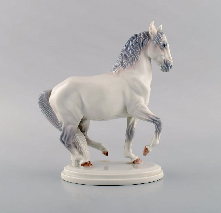 Jeanne Grut for Royal Copenhagen. Sjælden porcelænsfigur. Lippizaner hest. Dateret 1969-1974.
