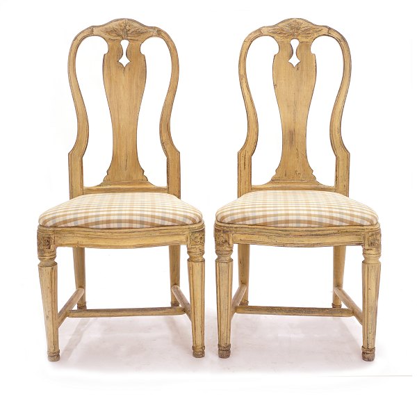 Pair of late 18th century Gustavian chairs. Sweden circa 1780-1800. H: 99cm. H seat: 44cm. W: 46cm. D: 43cm