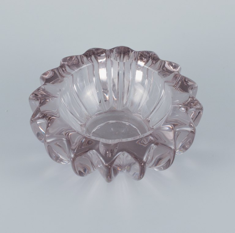 Pierre d’Avesn, Frankrig, skål i røgfarvet kunstglas.Art deco stil.