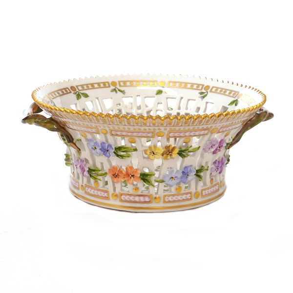 Flora Danica frugtskål 3532. Royal Copenhagen Flora Danica frugtskål 3532. "Veronica alpina v. corymbosa Horn.". H: 9cm. D: 21cm